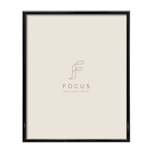 Focus Lily Black 30x40